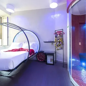 לינה וארוחת בוקר Irooms Pantheon